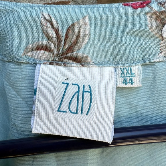 Zah Powder Blue V-Neck Lined Embroidered Kurta Dress with Bishop‎ Sleeves XXL - Picture 2 of 5